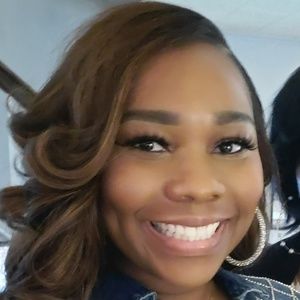 Meet your Posher, Mia